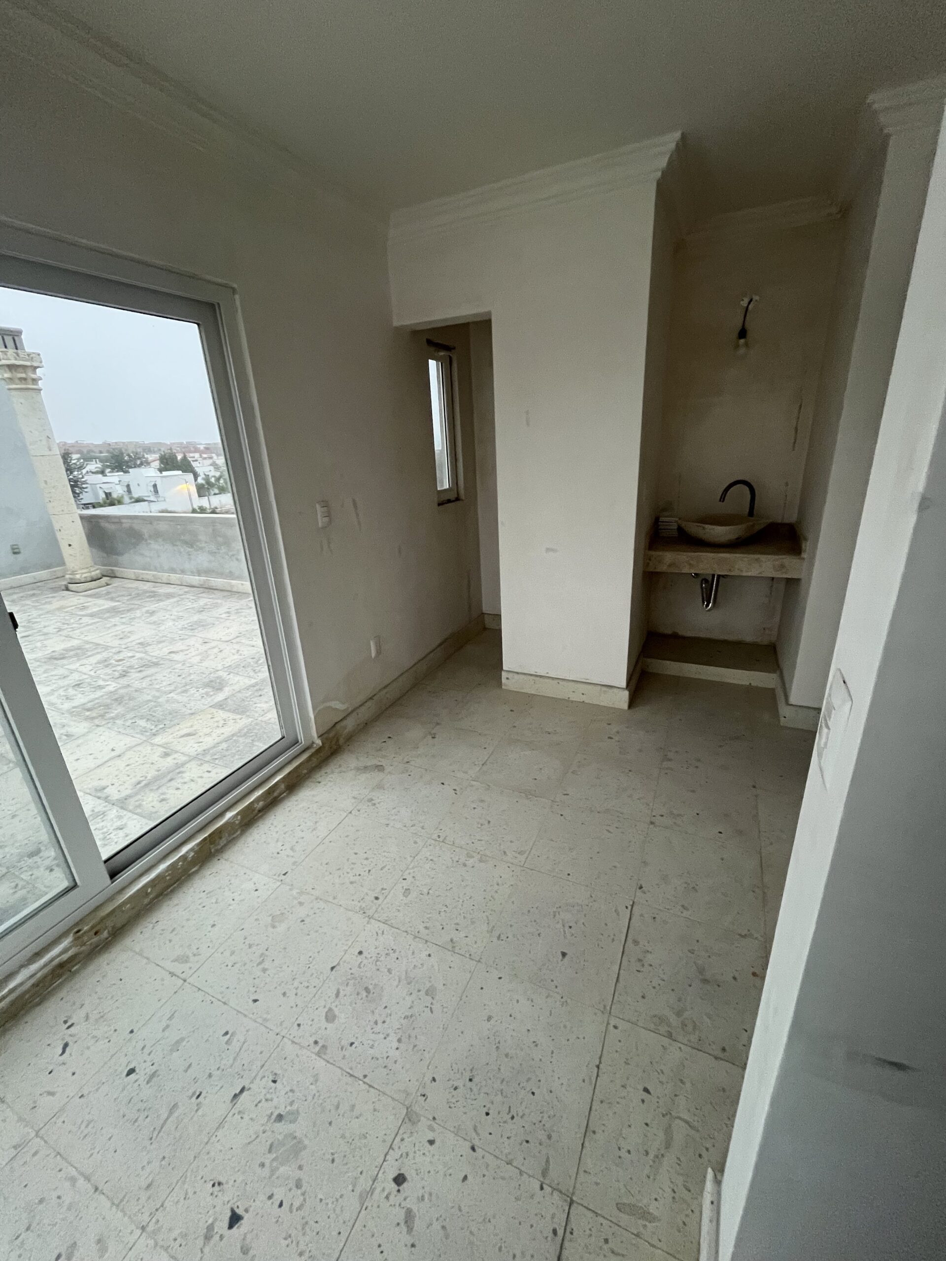 CASA BLANCA EN LA LEJONA-13-min