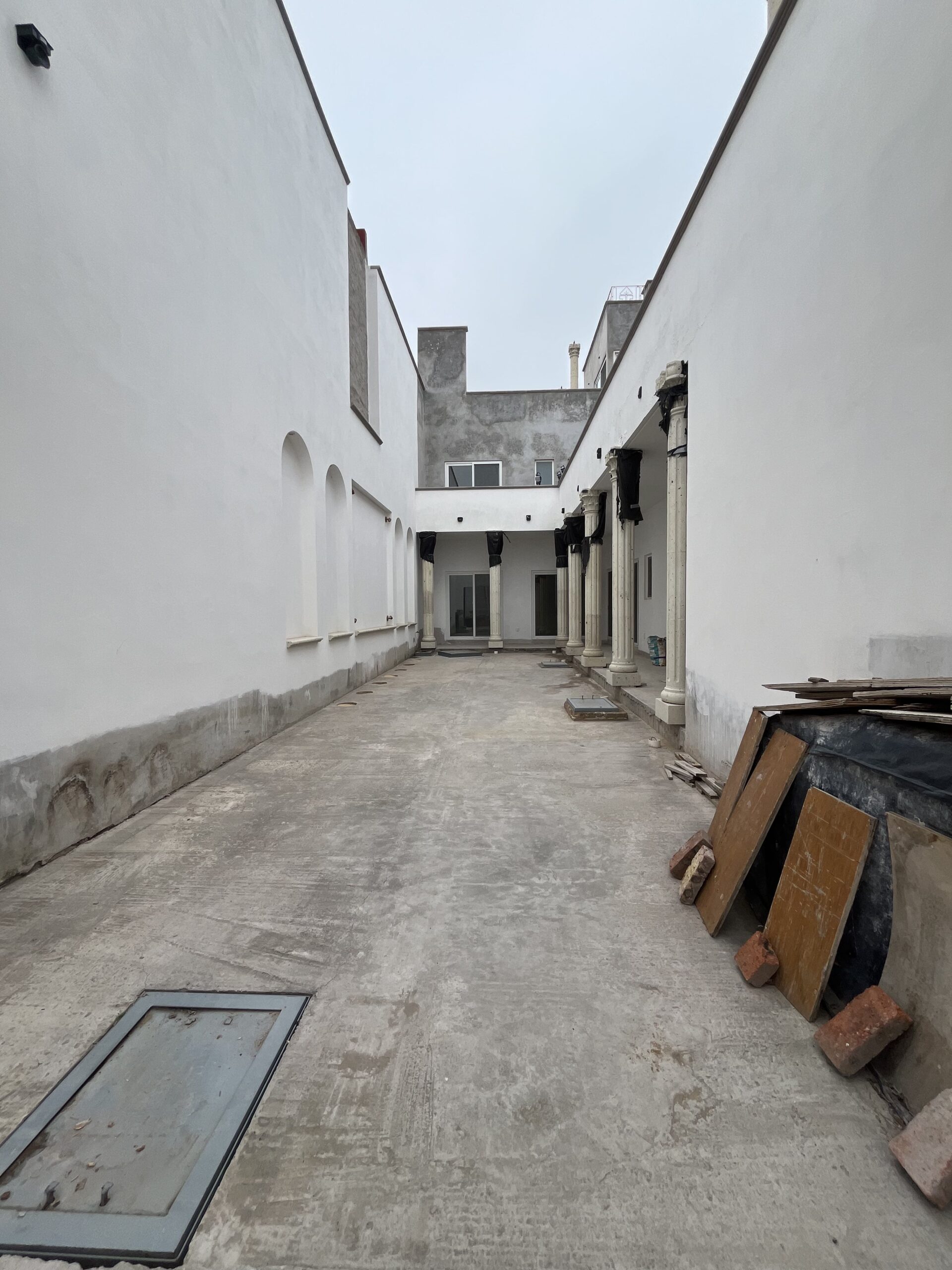 CASA BLANCA EN LA LEJONA-3-min